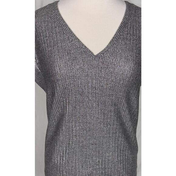 WHBM White House Black Market Silver V Neck XS Cap Sleeve Top - Picture 7 of 9